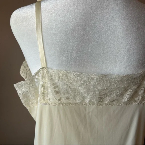 Vintage Vassarette Div Of Musingwear Inc Cream Slip Dress - Picture 5 of 12